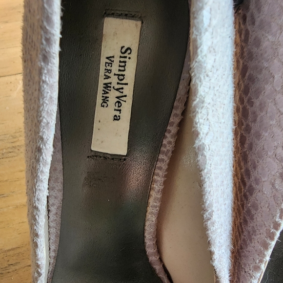 Vera Wang high heels size 8 beige patterned with studs and rhinestones - Picture 2 of 7